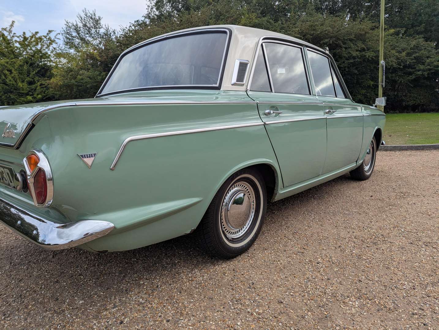 <p>1966 FORD CORTINA SUPER</p>
