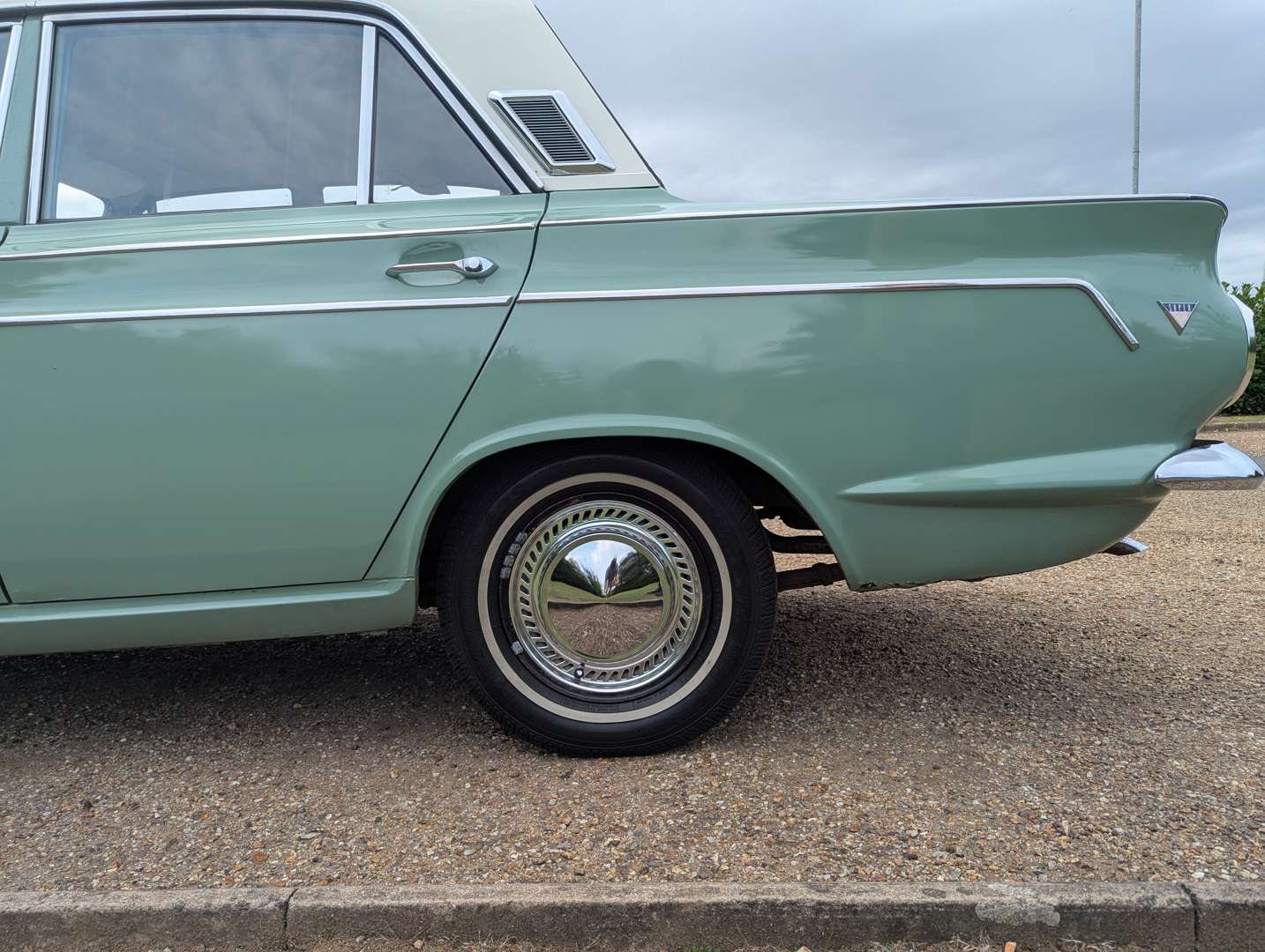 <p>1966 FORD CORTINA SUPER</p>