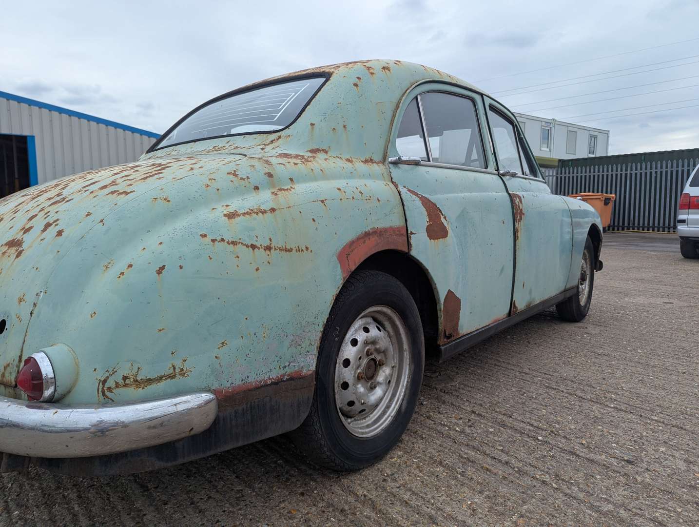 <p>1955 MG MAGNETTE</p>