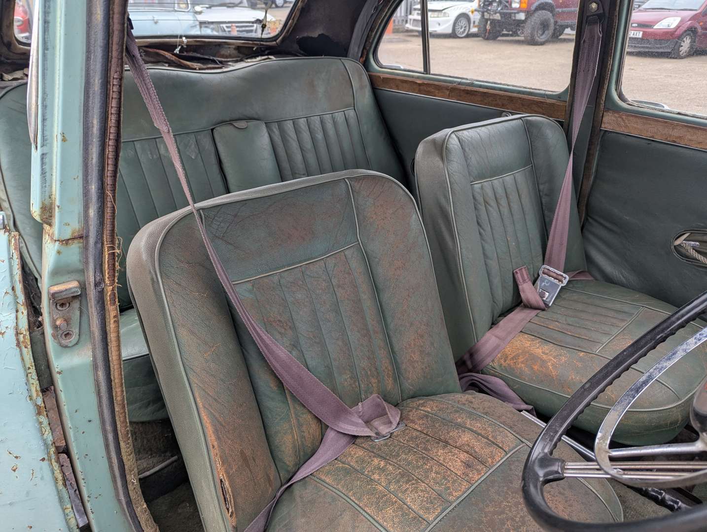 <p>1955 MG MAGNETTE</p>