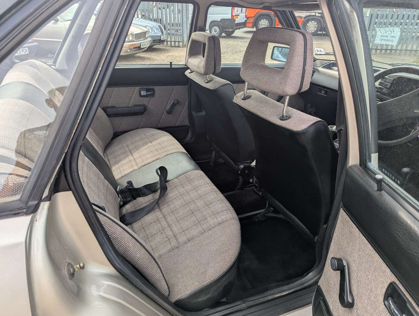 <p>1986 AUDI 80 SPORT B2</p>