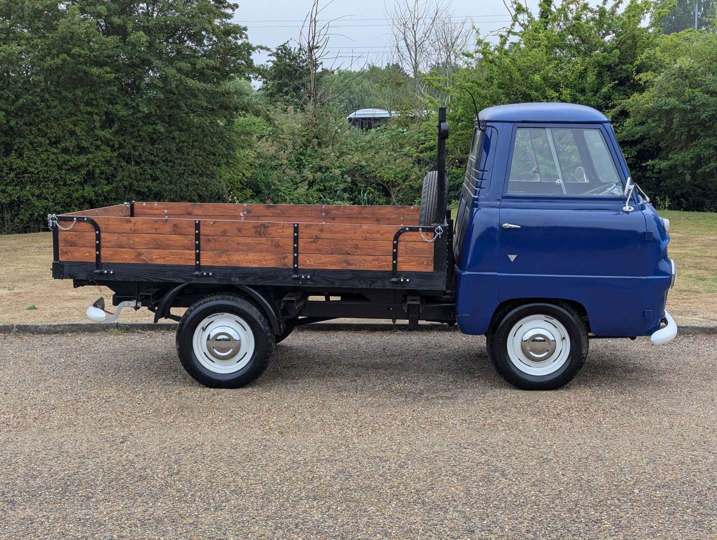 <p>1960 FORD THAMES PICK-UP</p>