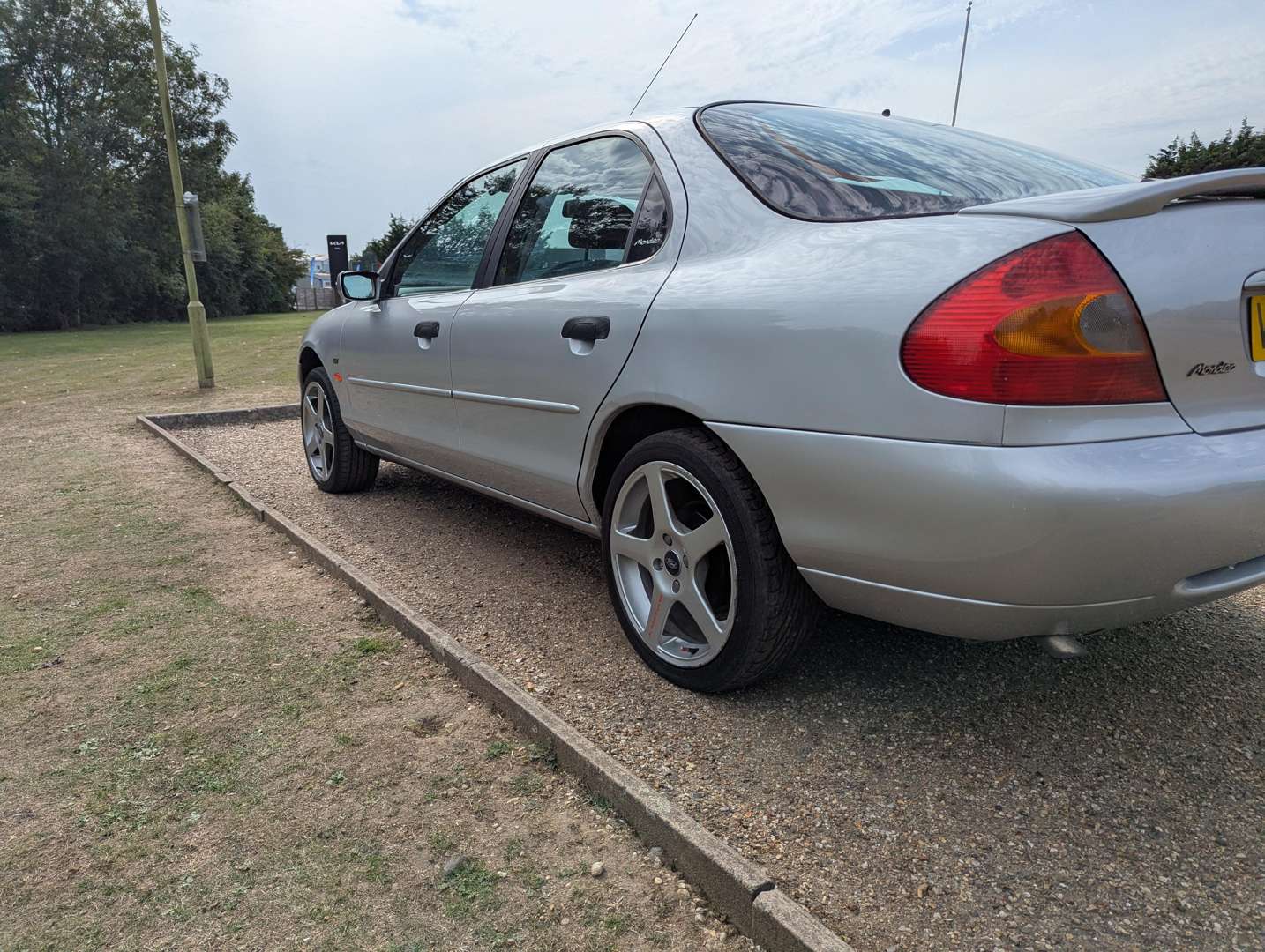 <p>1999 FORD MONDEO 1.8 ZETEC</p>
