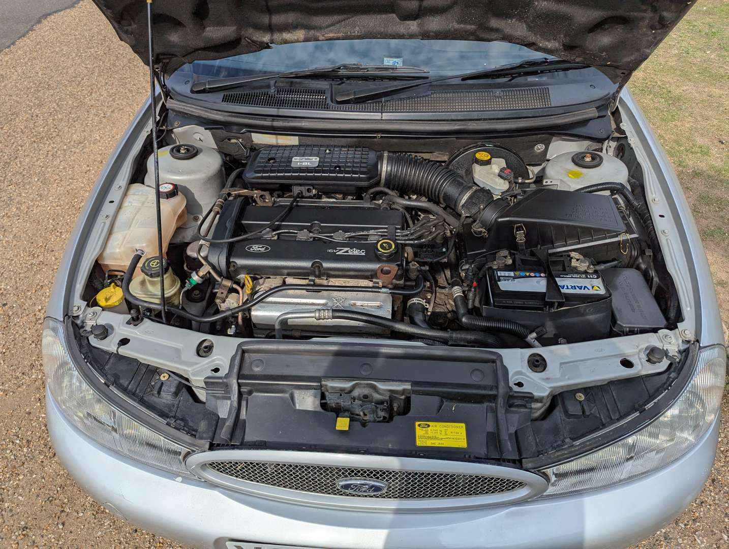 <p>1999 FORD MONDEO 1.8 ZETEC</p>