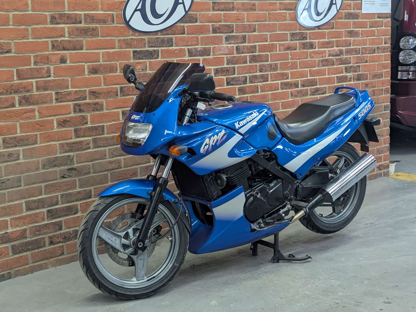 <p>2000 KAWASAKI GPZ 500</p>