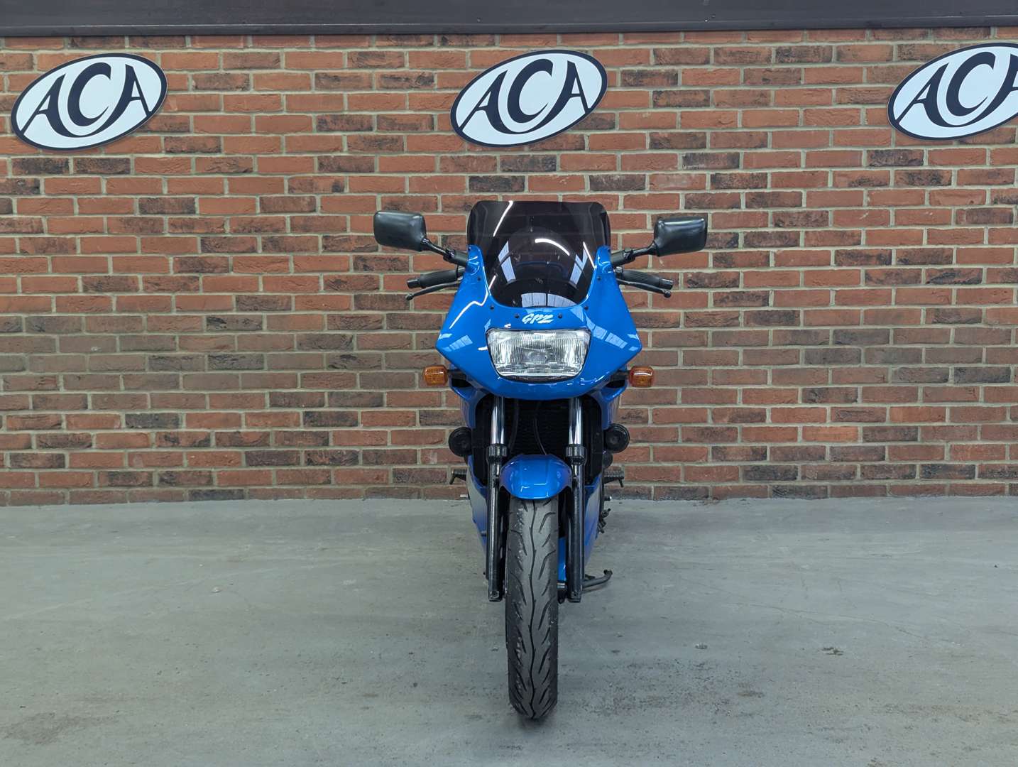 <p>2000 KAWASAKI GPZ 500</p>