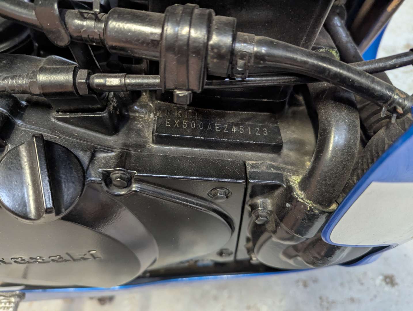 <p>2000 KAWASAKI GPZ 500</p>