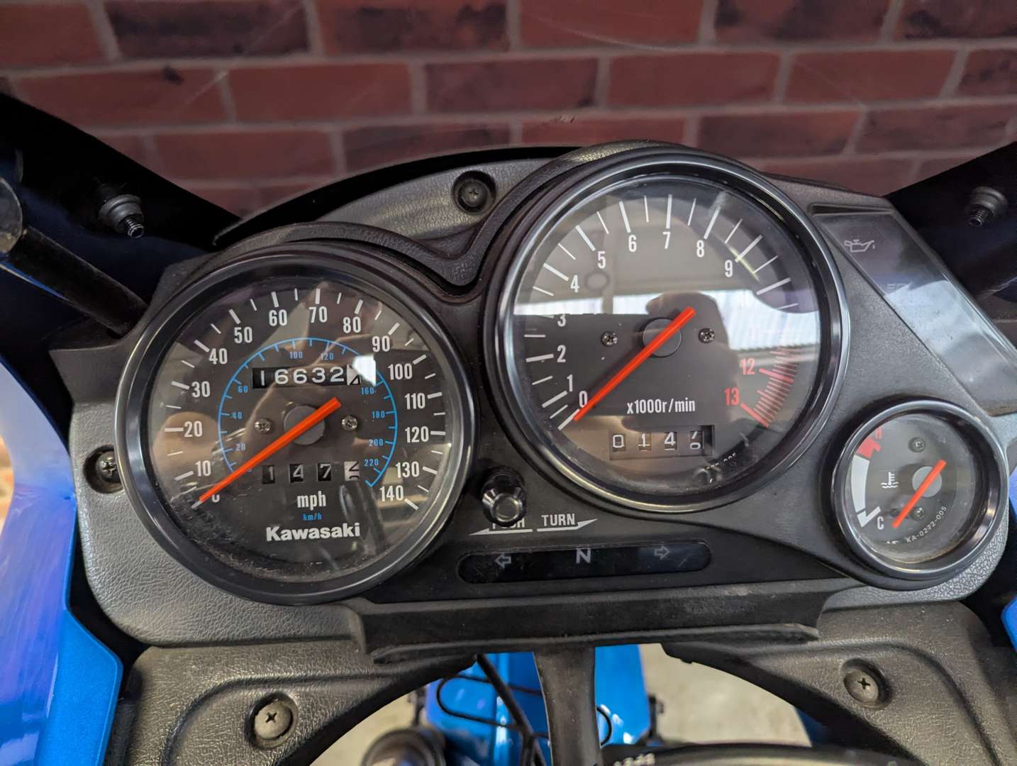 <p>2000 KAWASAKI GPZ 500</p>