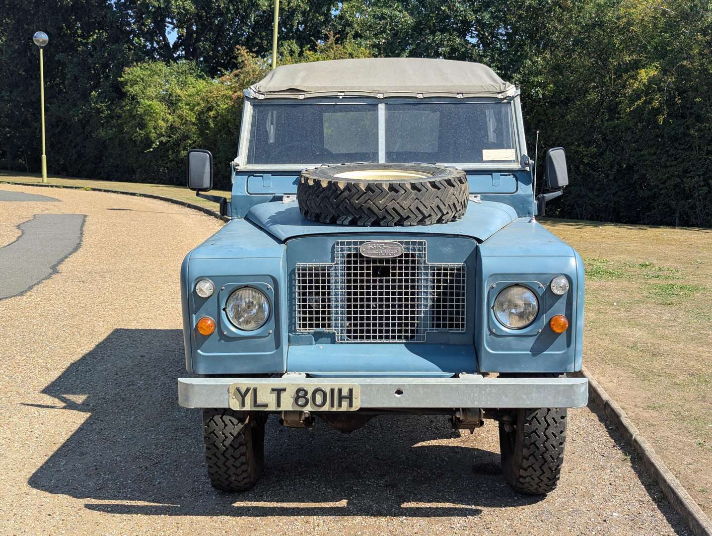 <p>1970 LAND ROVER 88" SIIA</p>