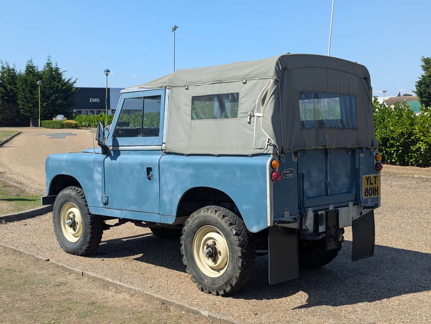 <p>1970 LAND ROVER 88" SIIA</p>