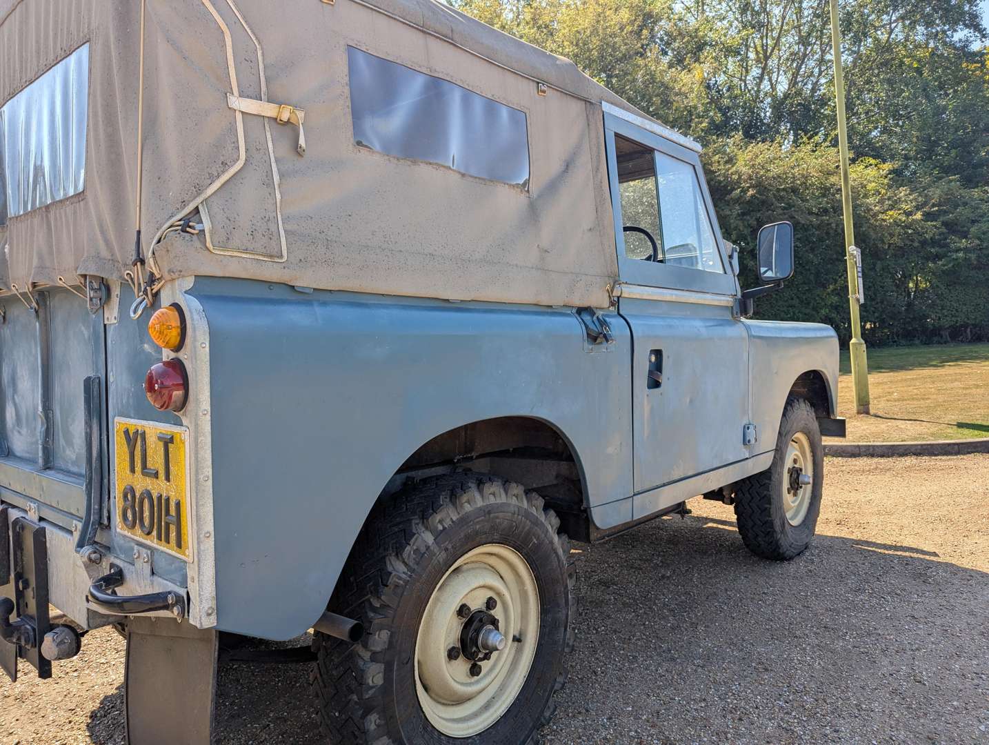 <p>1970 LAND ROVER 88" SIIA</p>