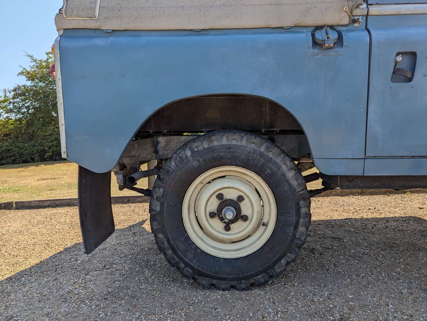 <p>1970 LAND ROVER 88" SIIA</p>