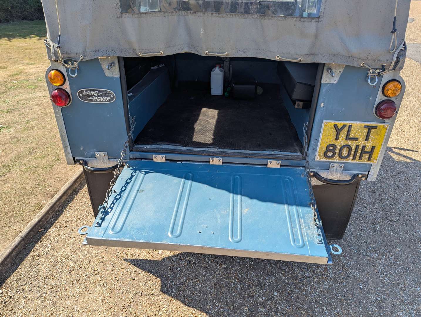 <p>1970 LAND ROVER 88" SIIA</p>