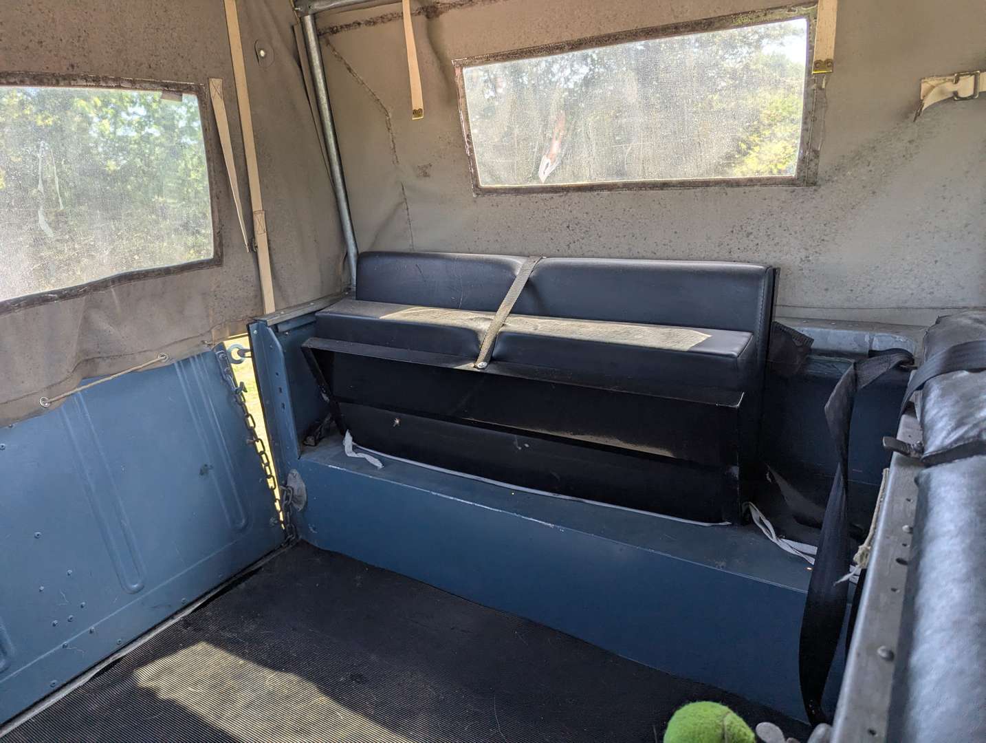 <p>1970 LAND ROVER 88" SIIA</p>