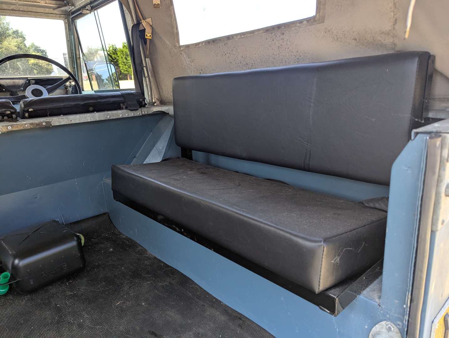 <p>1970 LAND ROVER 88" SIIA</p>