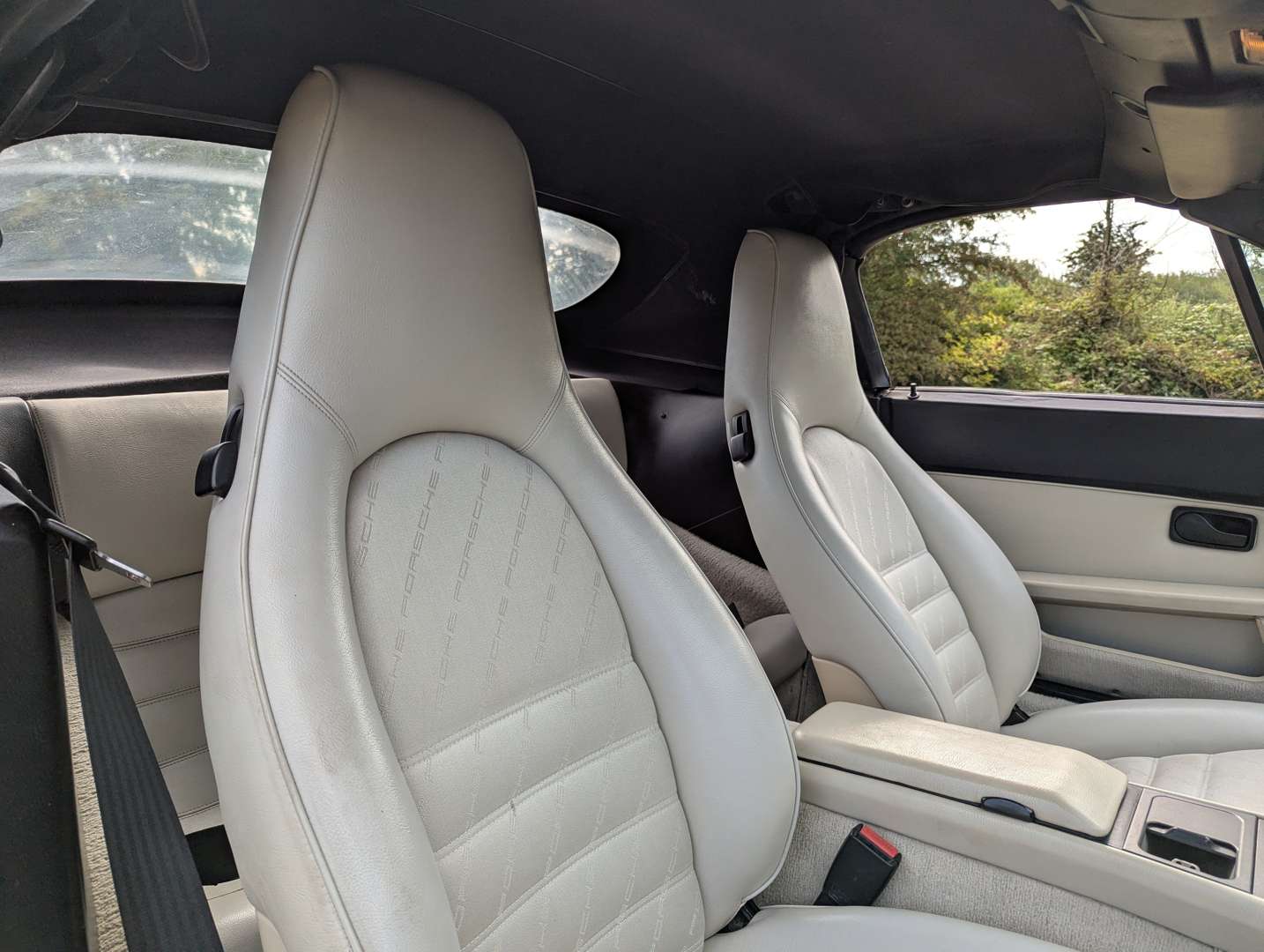 <p>1989 PORSCHE 944 S2 CABRIOLET</p>