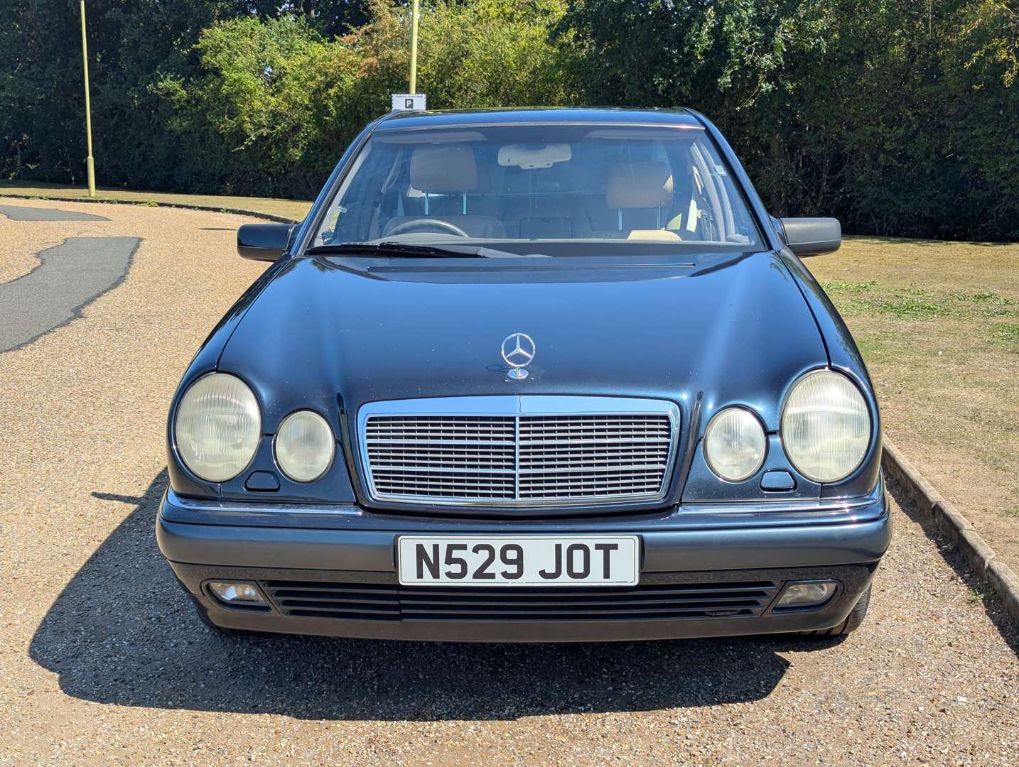 <p>1996 MERCEDES E320 ELEGANCE</p>