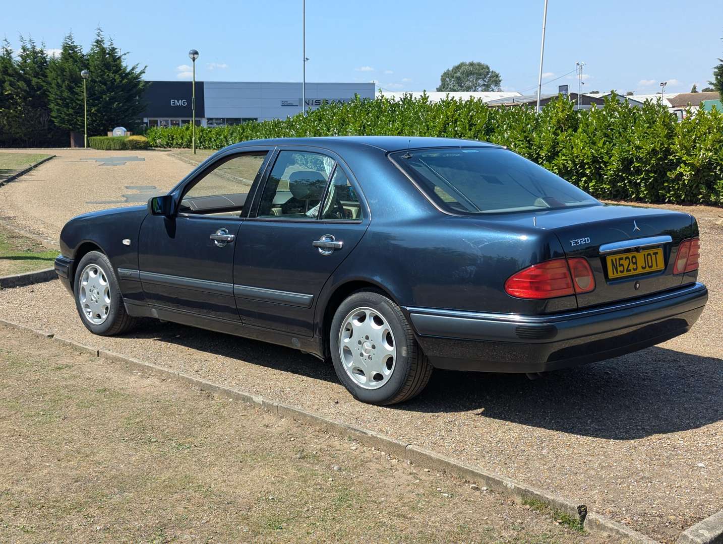 <p>1996 MERCEDES E320 ELEGANCE</p>