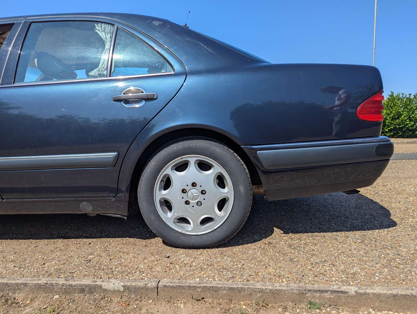 <p>1996 MERCEDES E320 ELEGANCE</p>