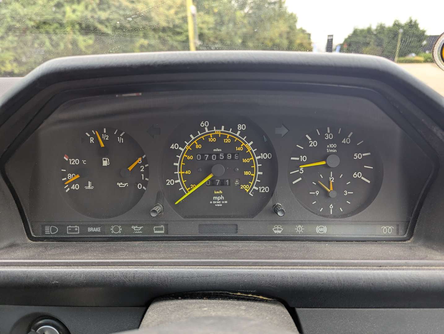 <p>1987 MERCEDES 250TD DIESEL ESTATE</p>