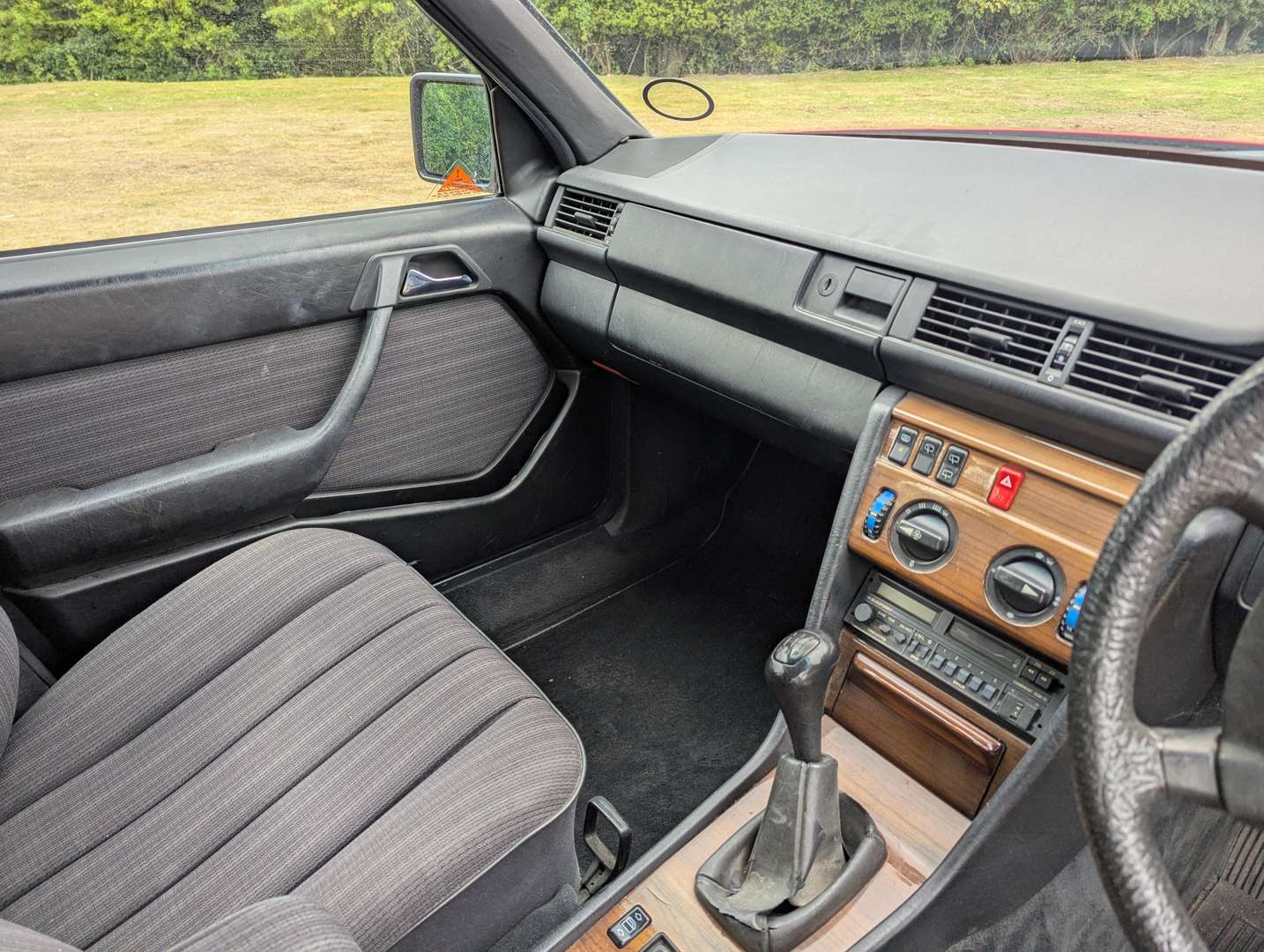 <p>1987 MERCEDES 250TD DIESEL ESTATE</p>
