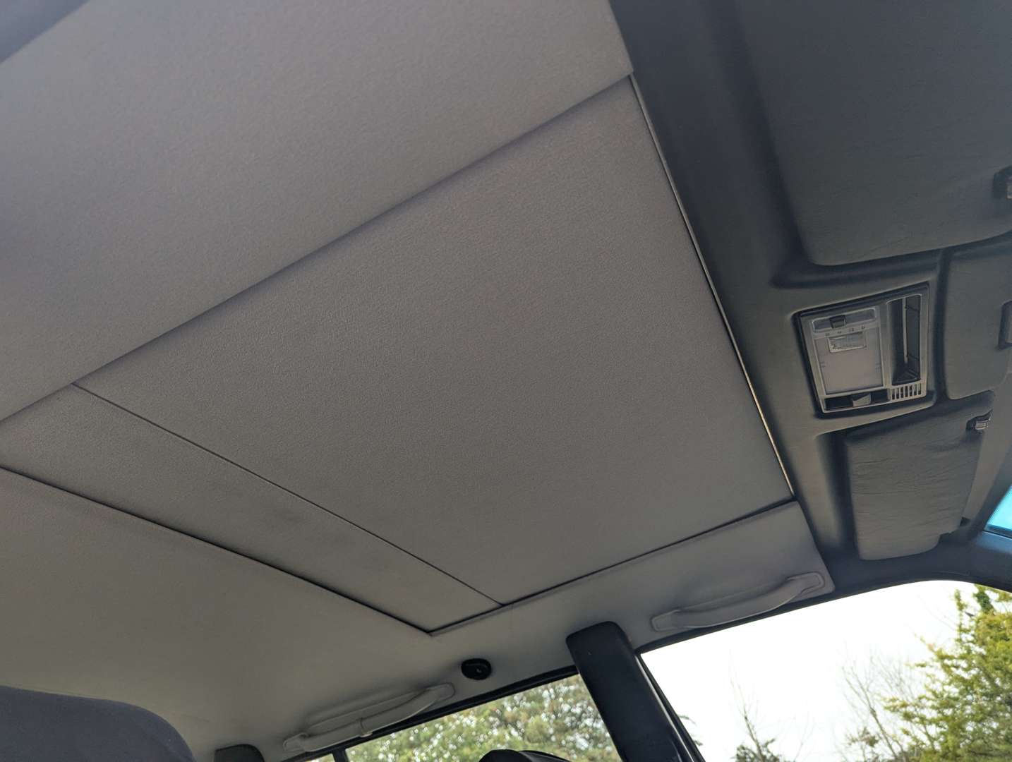 <p>1987 MERCEDES 250TD DIESEL ESTATE</p>