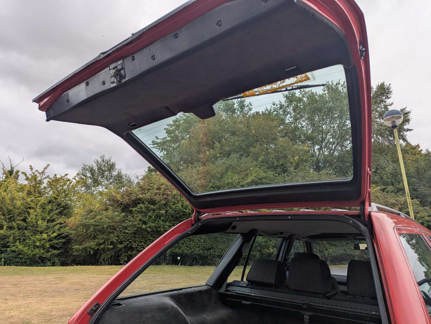 <p>1987 MERCEDES 250TD DIESEL ESTATE</p>