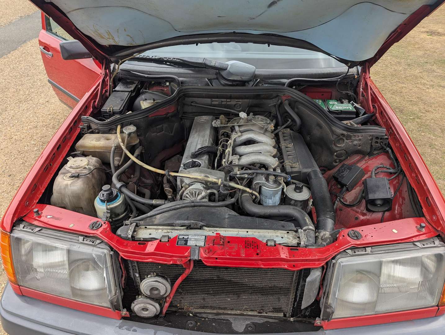 <p>1987 MERCEDES 250TD DIESEL ESTATE</p>