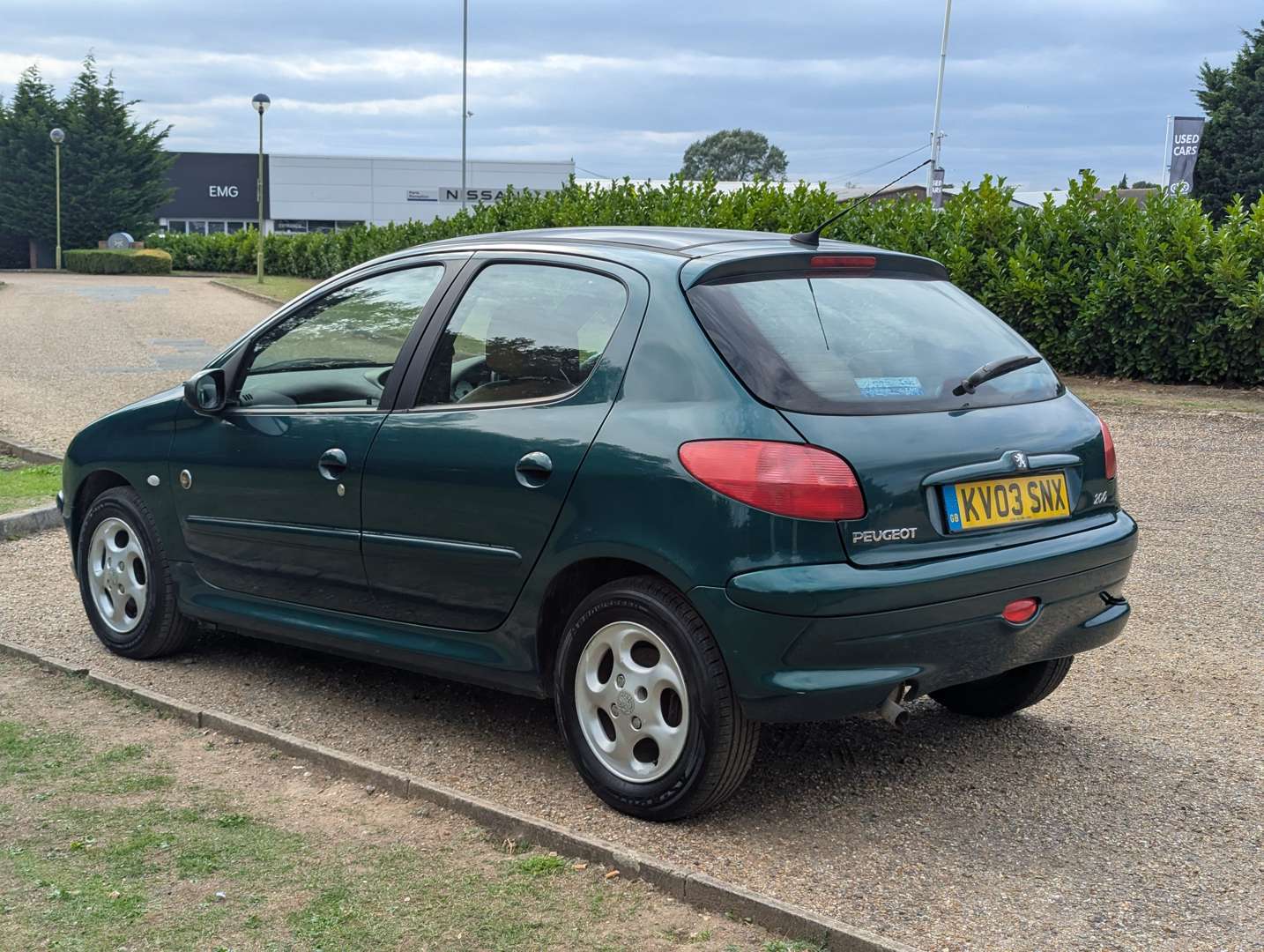 <p>2003 PEUGEOT 206 ROLAND GARROS</p>