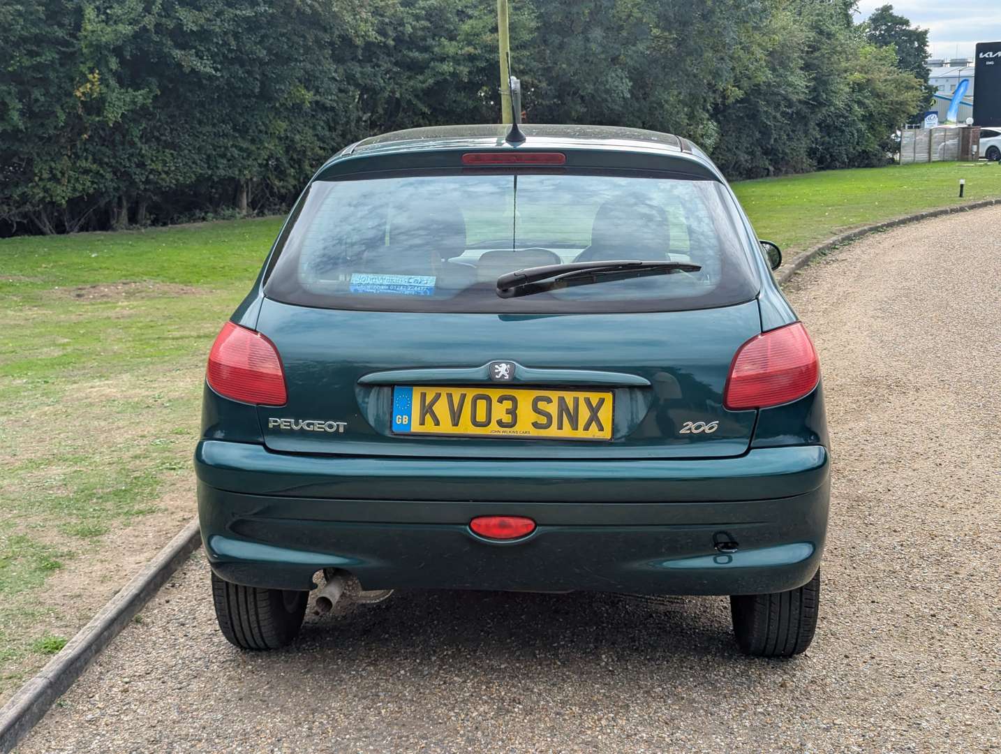 <p>2003 PEUGEOT 206 ROLAND GARROS</p>