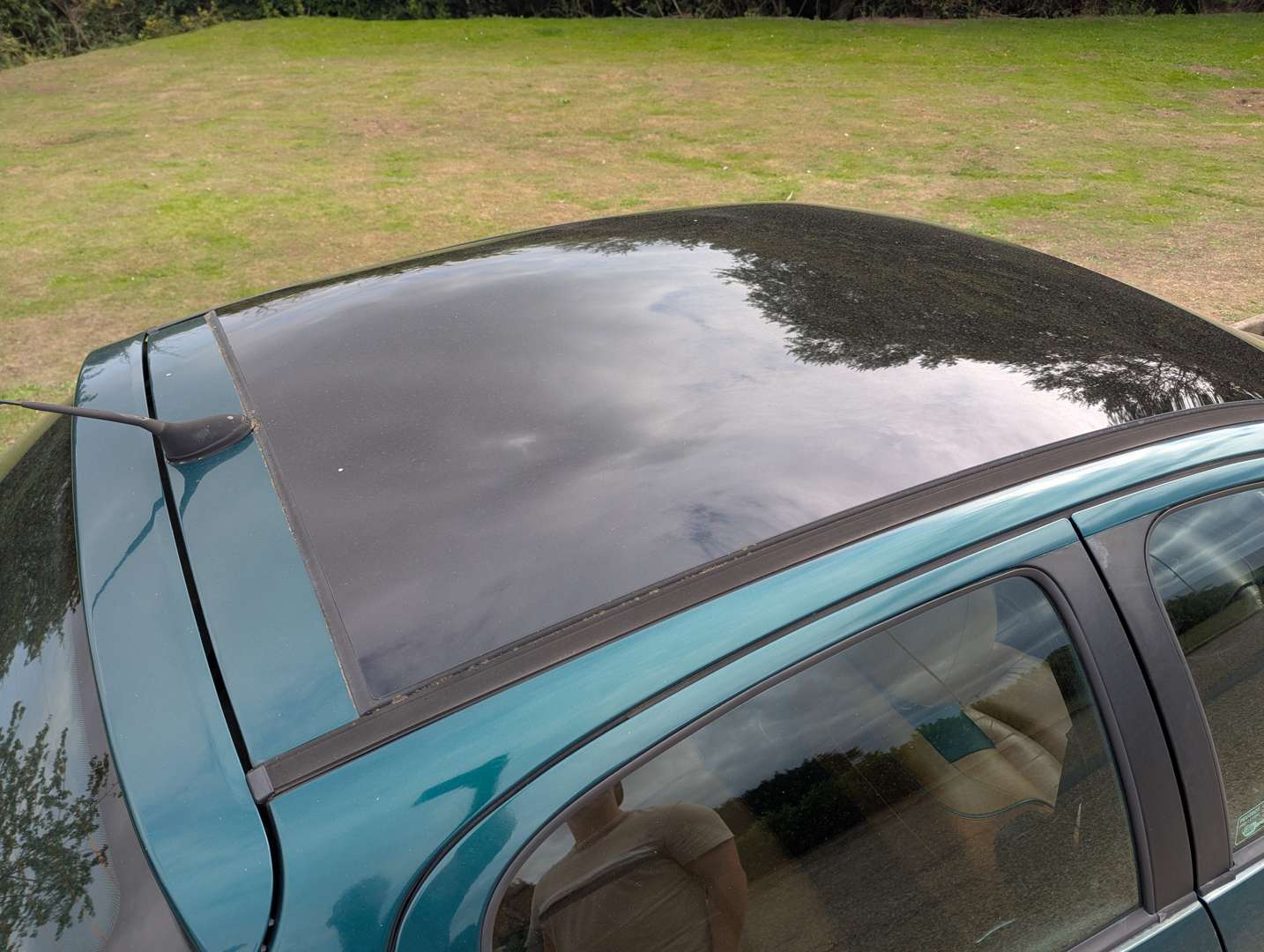 <p>2003 PEUGEOT 206 ROLAND GARROS</p>