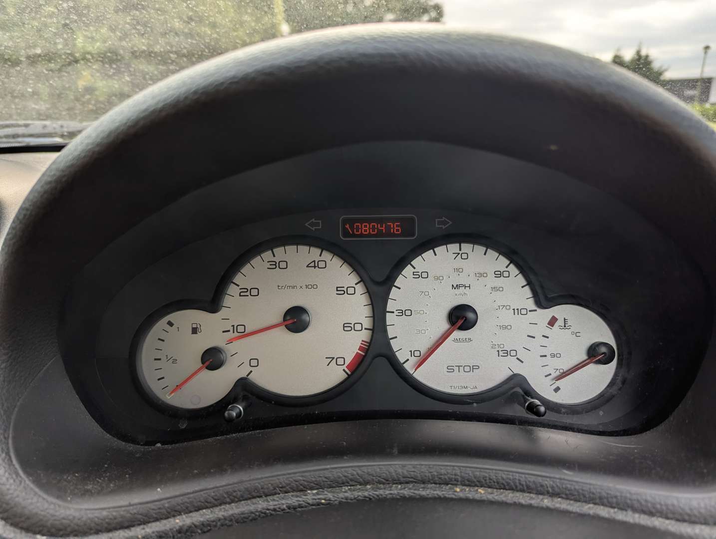 <p>2003 PEUGEOT 206 ROLAND GARROS</p>