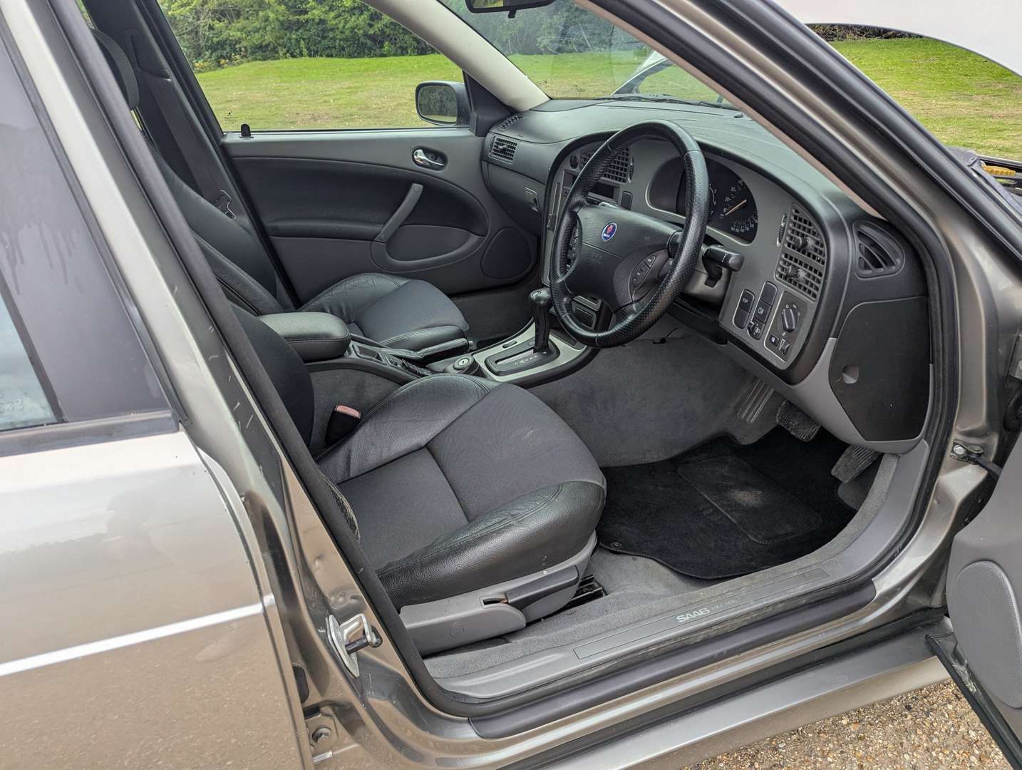 <p>2005 SAAB 9-5 VECTOR AUTO</p>