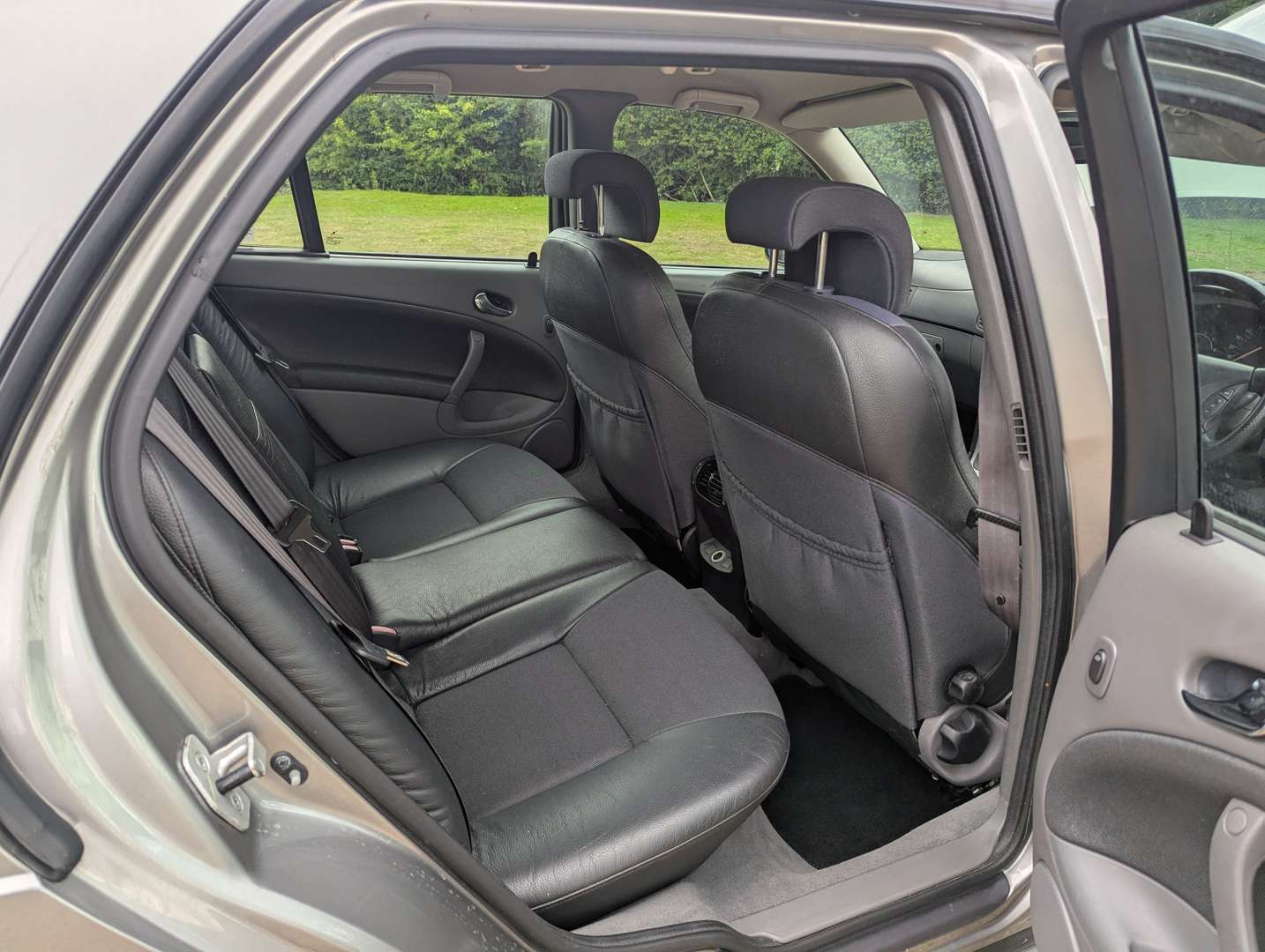 <p>2005 SAAB 9-5 VECTOR AUTO</p>