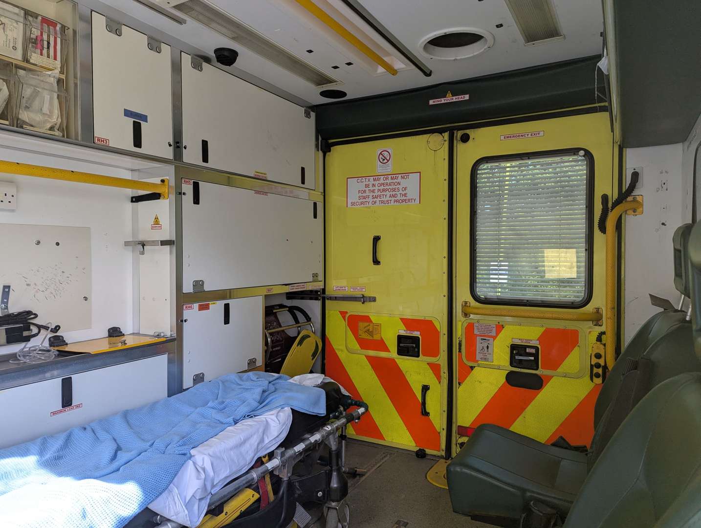 <p>2007 MERCEDES SPRINTER AMBULANCE</p>