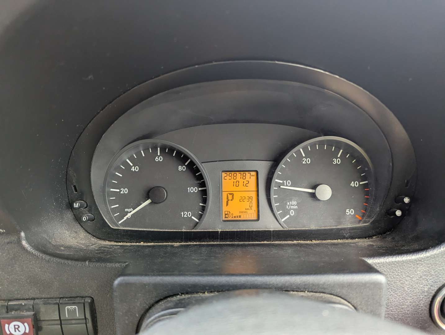 <p>2007 MERCEDES SPRINTER AMBULANCE</p>