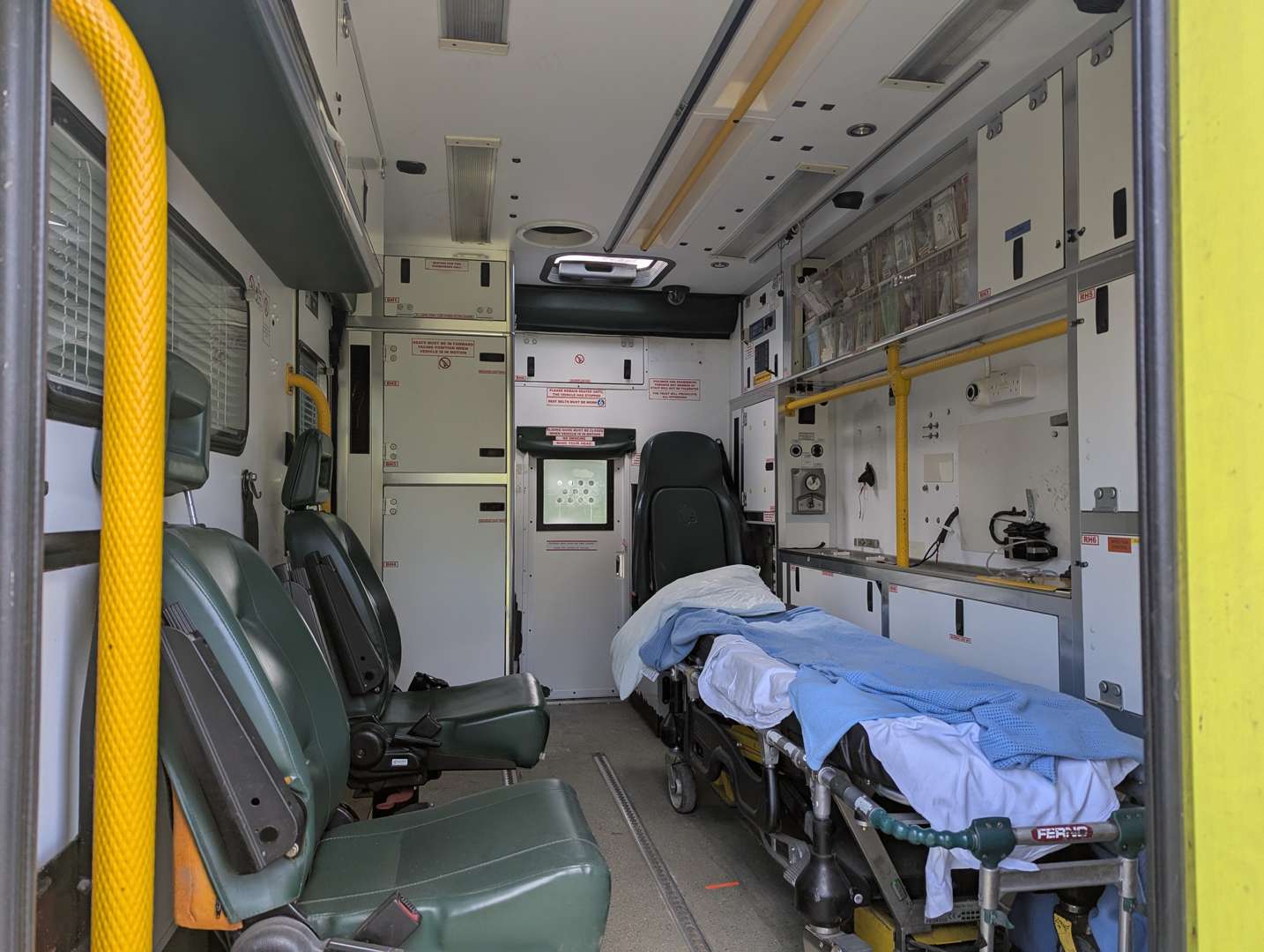 <p>2007 MERCEDES SPRINTER AMBULANCE</p>