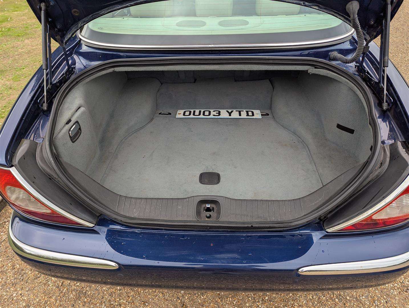 <p>2003 JAGUAR XJ8 V8 SE AUTO</p>