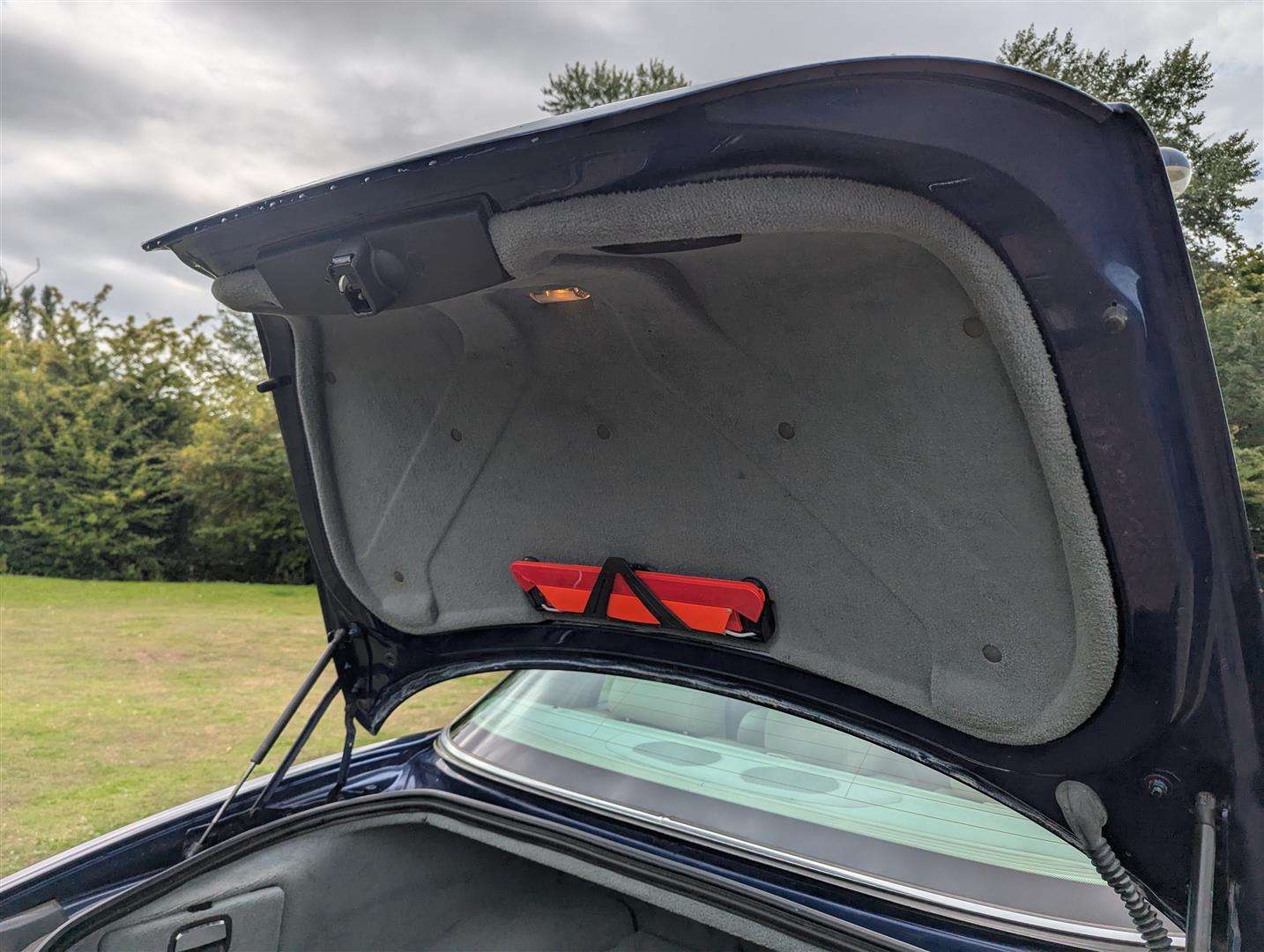 <p>2003 JAGUAR XJ8 V8 SE AUTO</p>