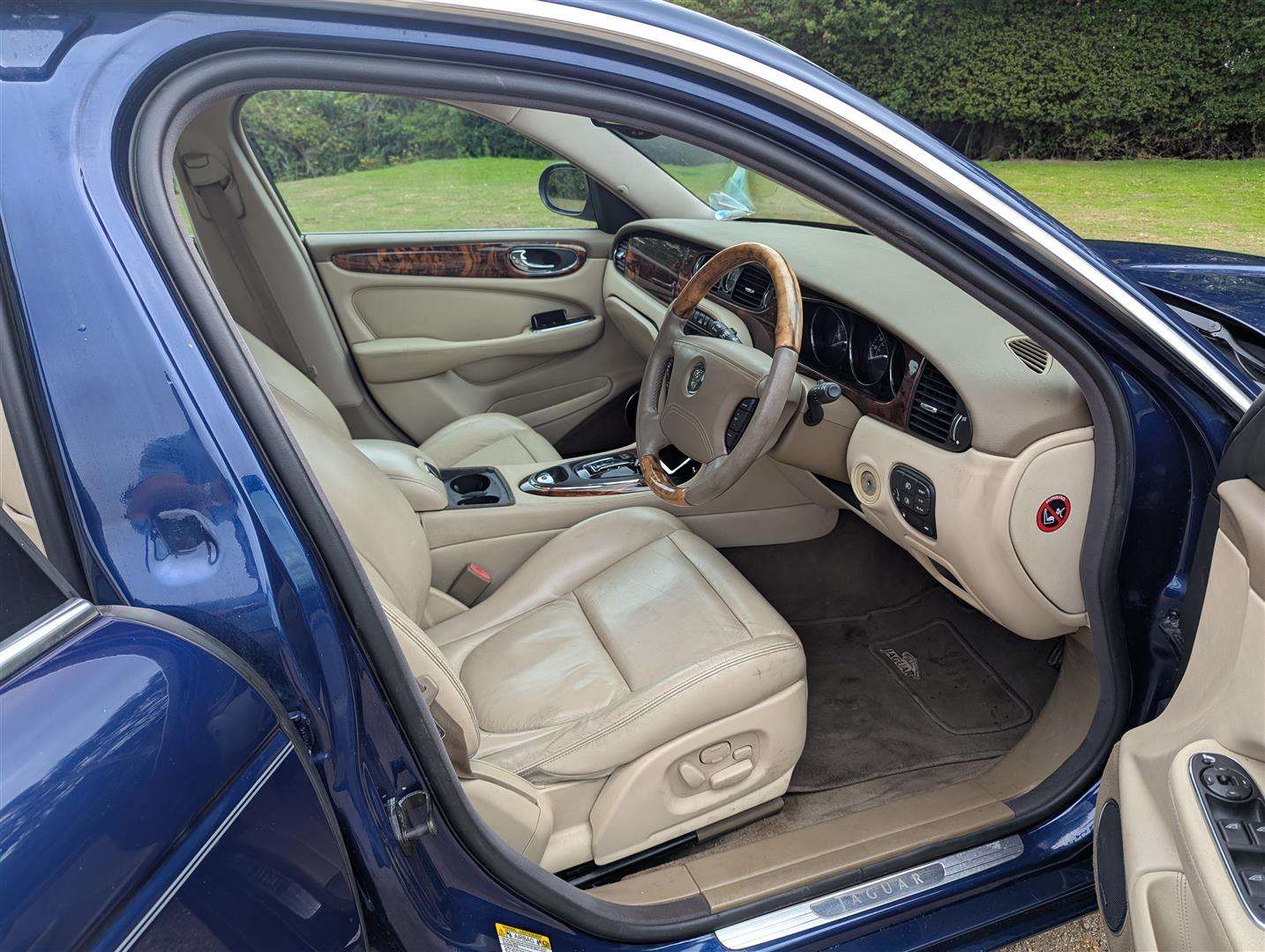 <p>2003 JAGUAR XJ8 V8 SE AUTO</p>