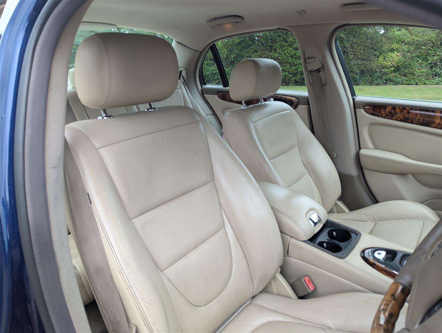 <p>2003 JAGUAR XJ8 V8 SE AUTO</p>