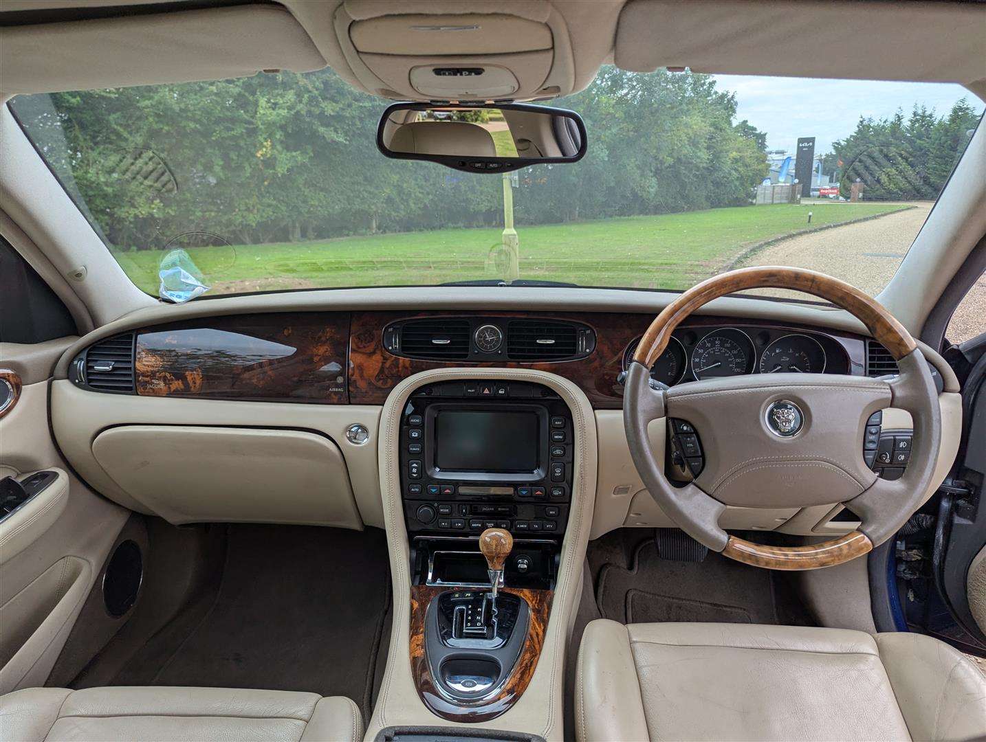 <p>2003 JAGUAR XJ8 V8 SE AUTO</p>