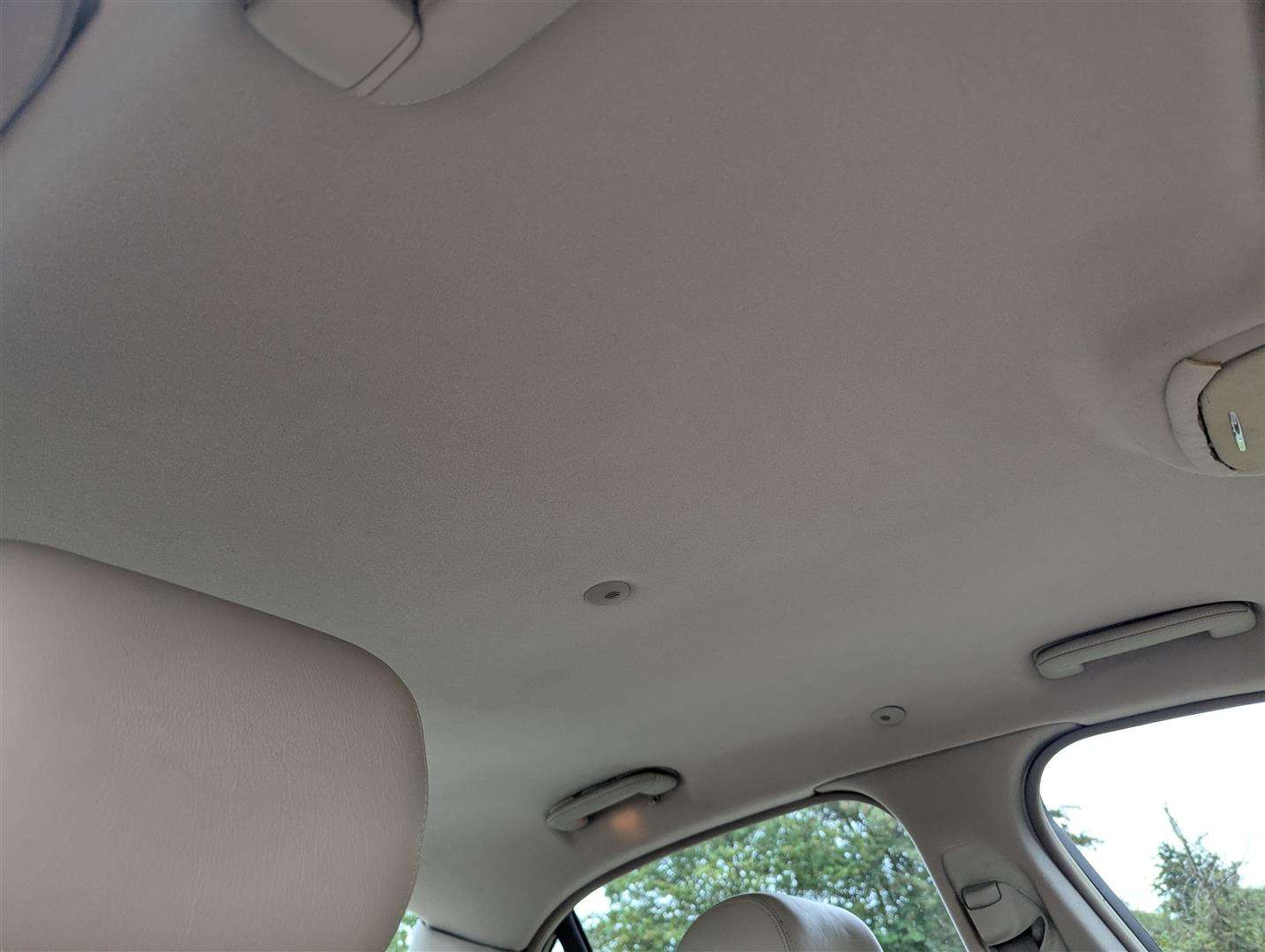 <p>2003 JAGUAR XJ8 V8 SE AUTO</p>