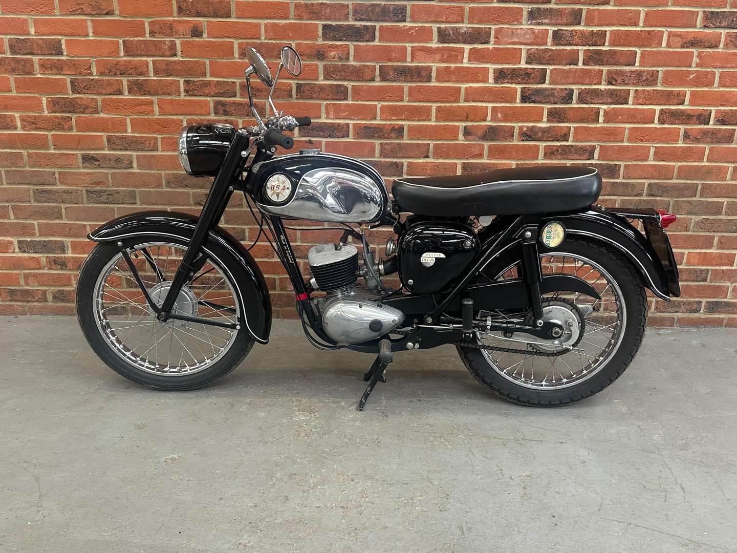 <p>1968 BSA BANTAM</p>