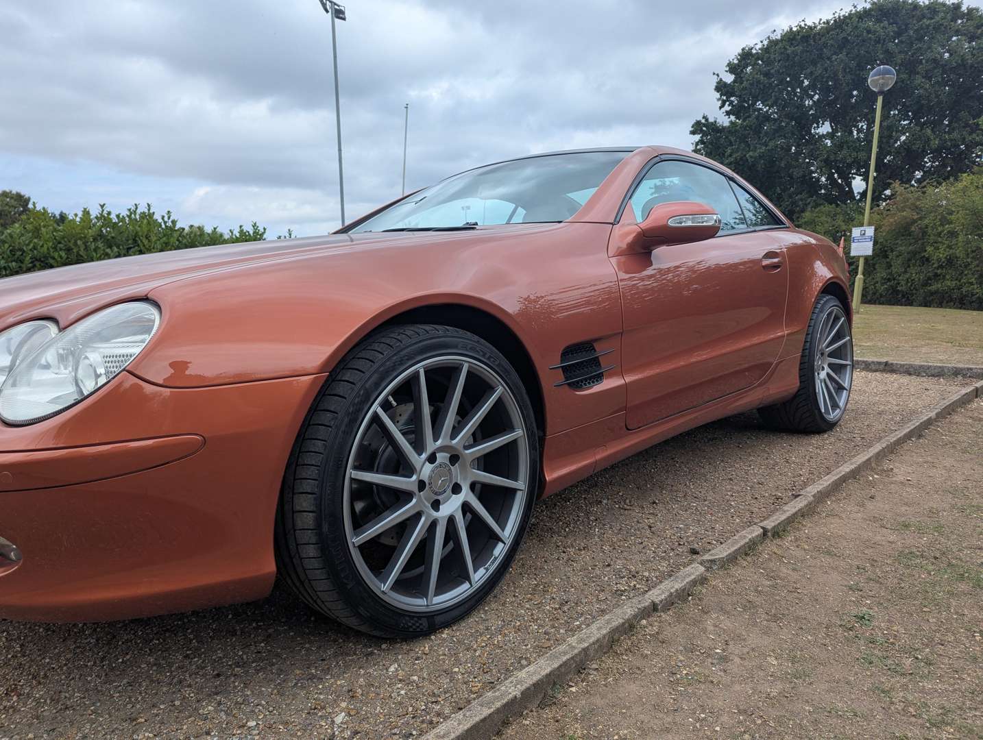 <p>2003 MERCEDES SL500</p>