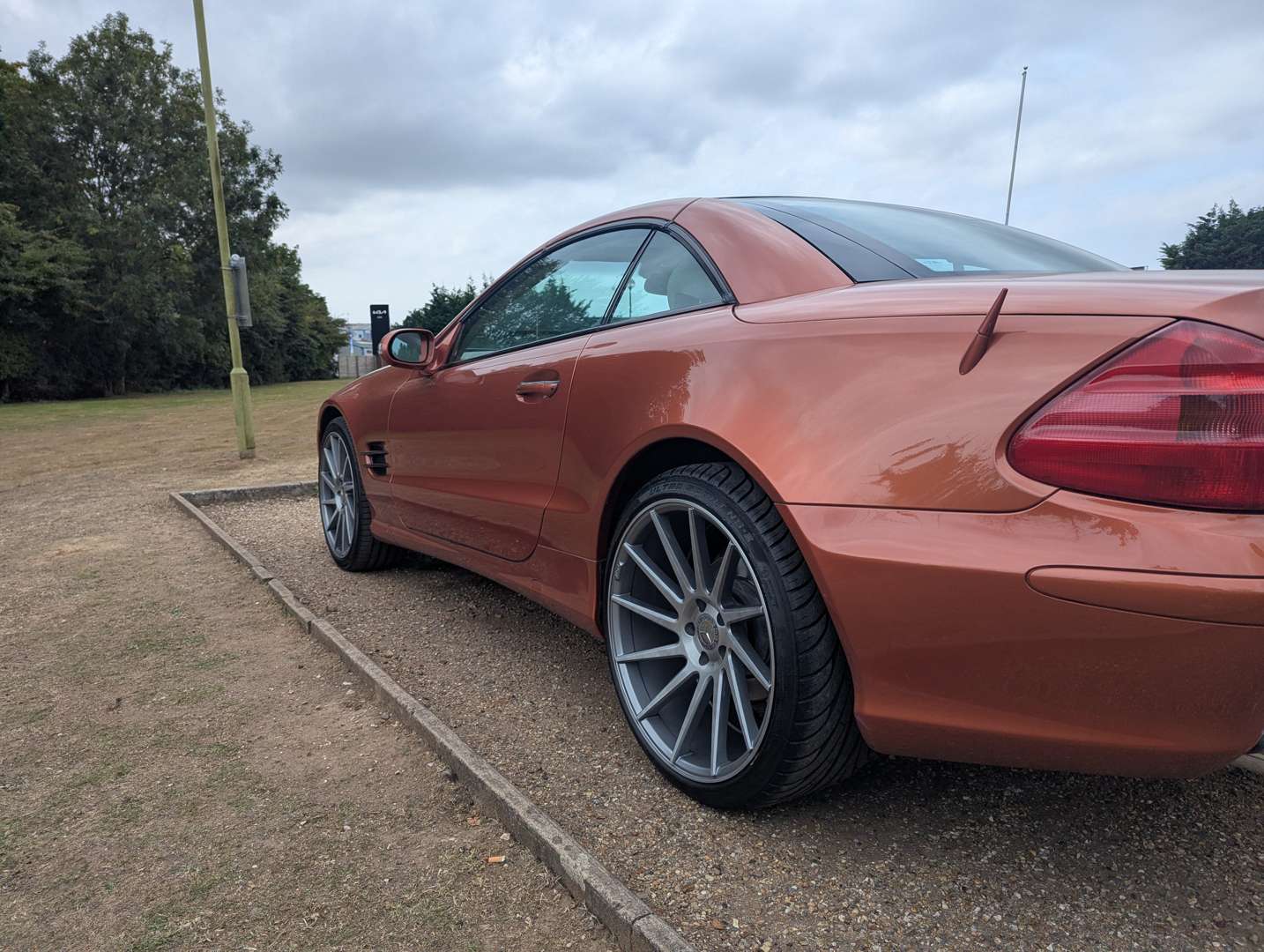 <p>2003 MERCEDES SL500</p>
