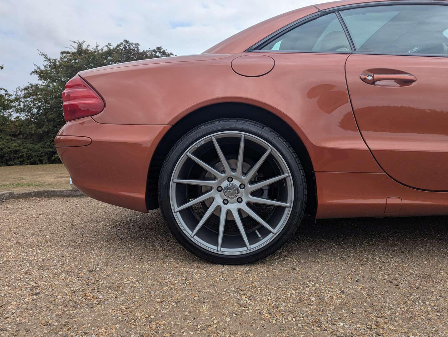 <p>2003 MERCEDES SL500</p>