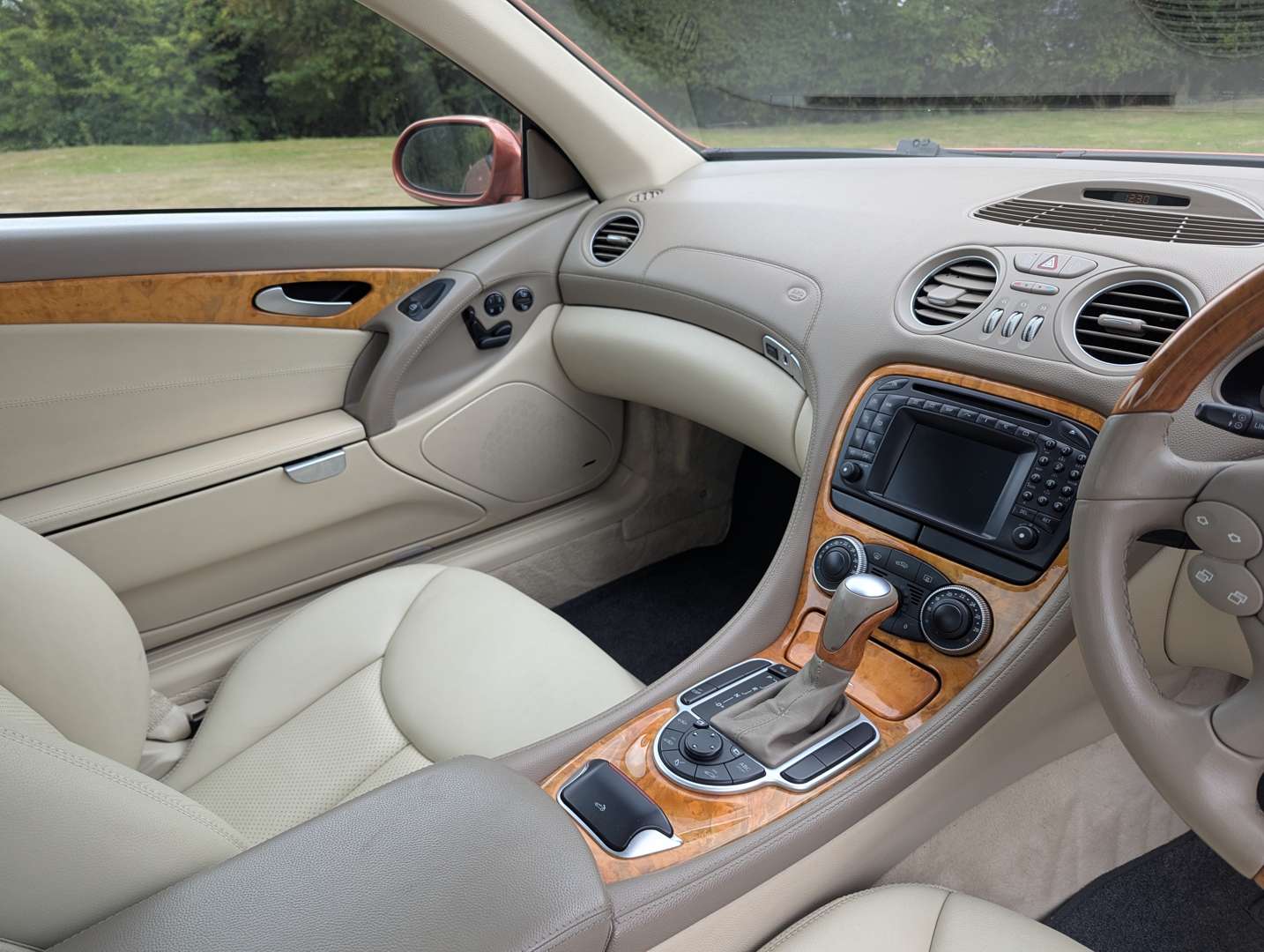 <p>2003 MERCEDES SL500</p>