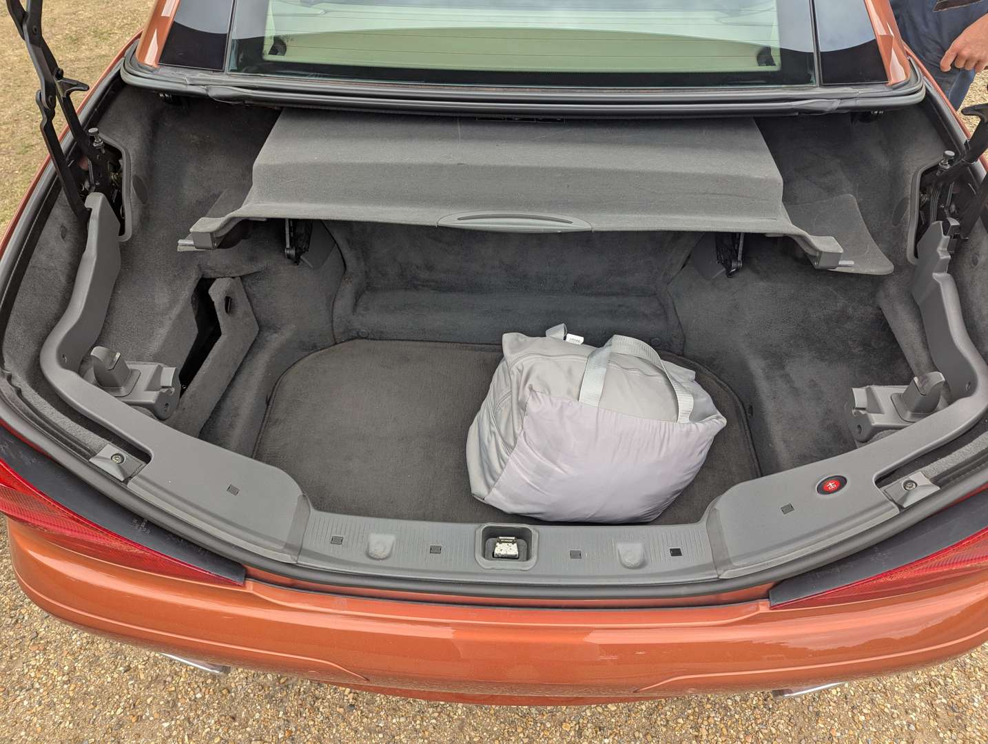 <p>2003 MERCEDES SL500</p>