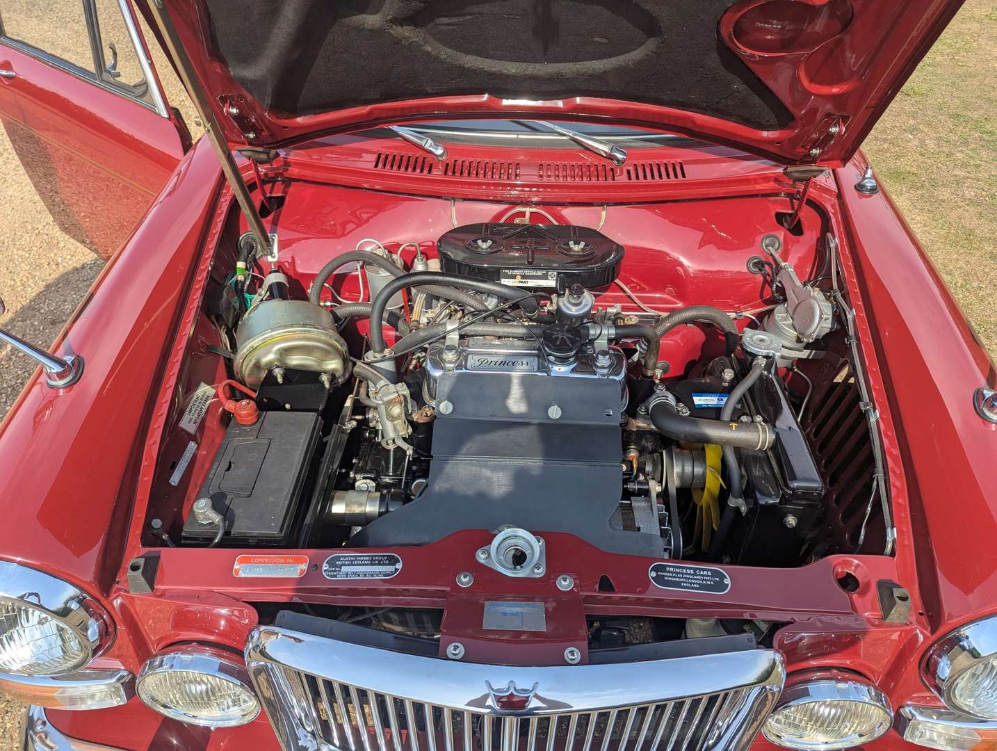 <p>1974 VANDEN PLAS 1300 PRINCESS 5,809 MILES FROM NEW</p>